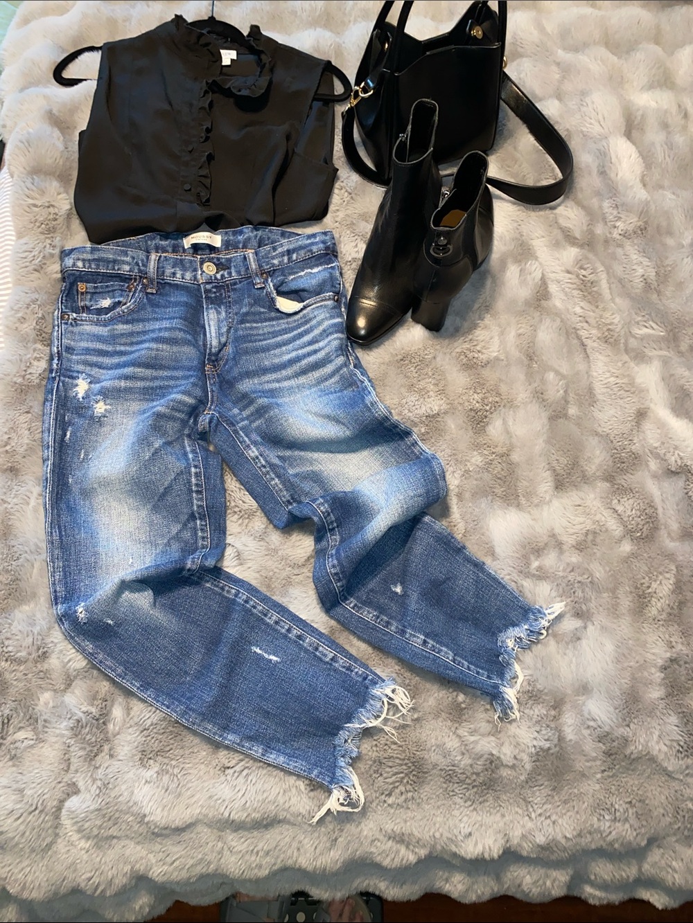 Moussy Frayed Hem Mid-Blue Cropped Ankle Jeans